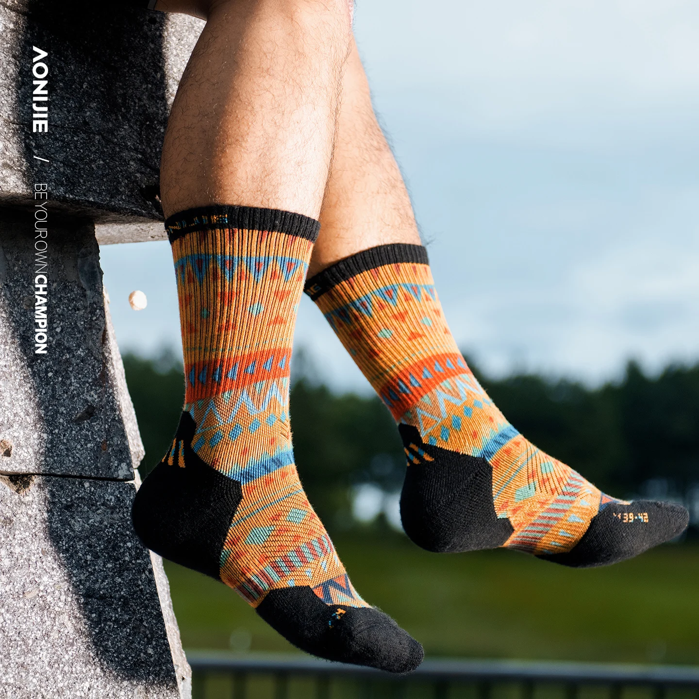 ถุงเท้าขนสัตว์กลางแจ้ง AONIJIE - Wool Hiking Sock บทวิจารณ์และราคา